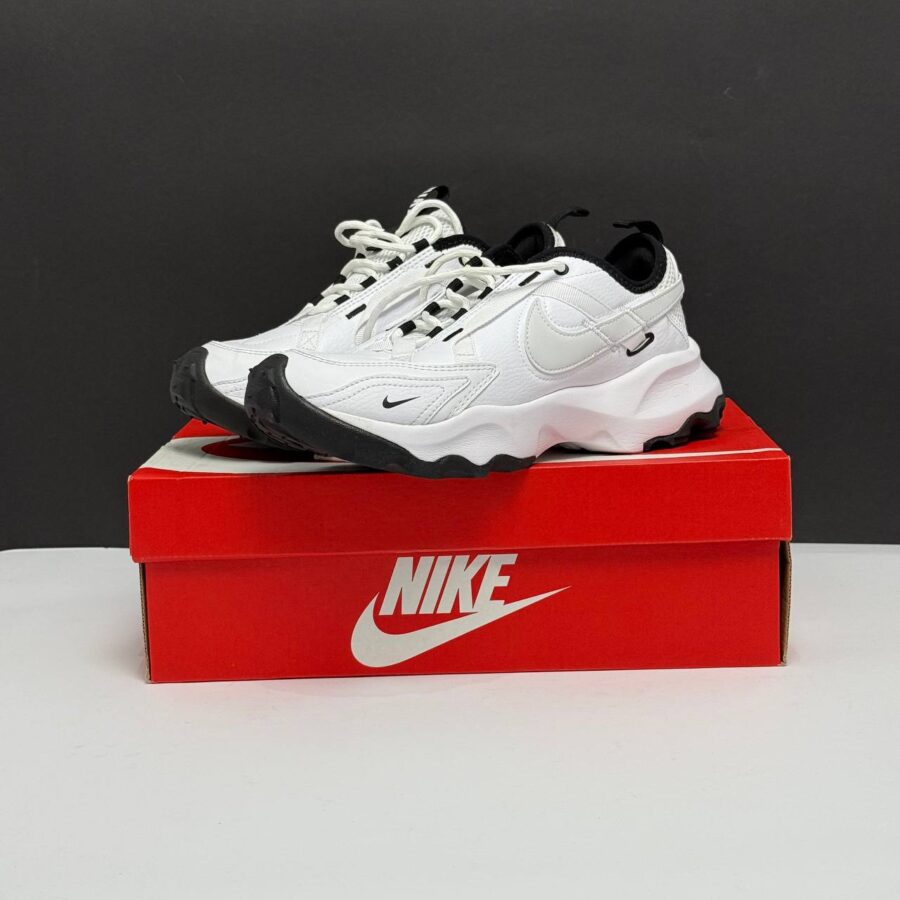 Nike TC 7900 White. Size EU40