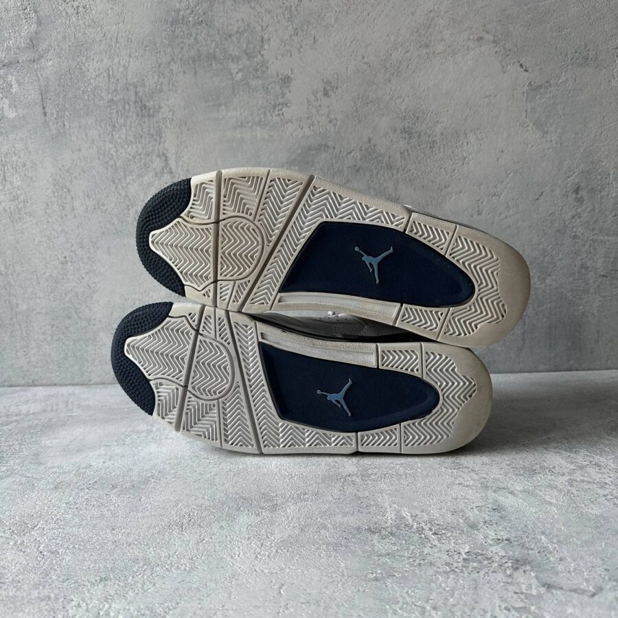 Air Jordan 4 Retro Columbia