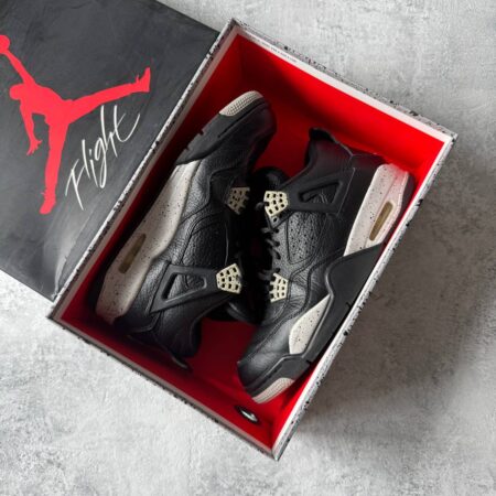 Nike Air Jordan 4 Retro Oreo Size EU 42