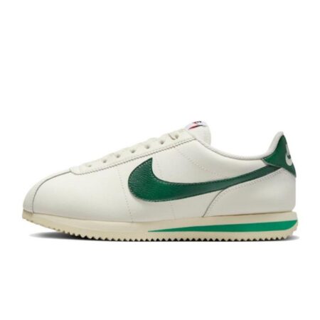 Nike W Cortez Sail/ Gorge Green Size 40 DN1791-101