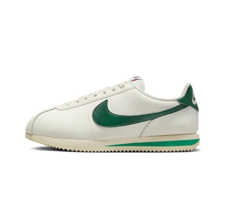 Nike W Cortez Sail/ Gorge Green Size 40 DN1791-101